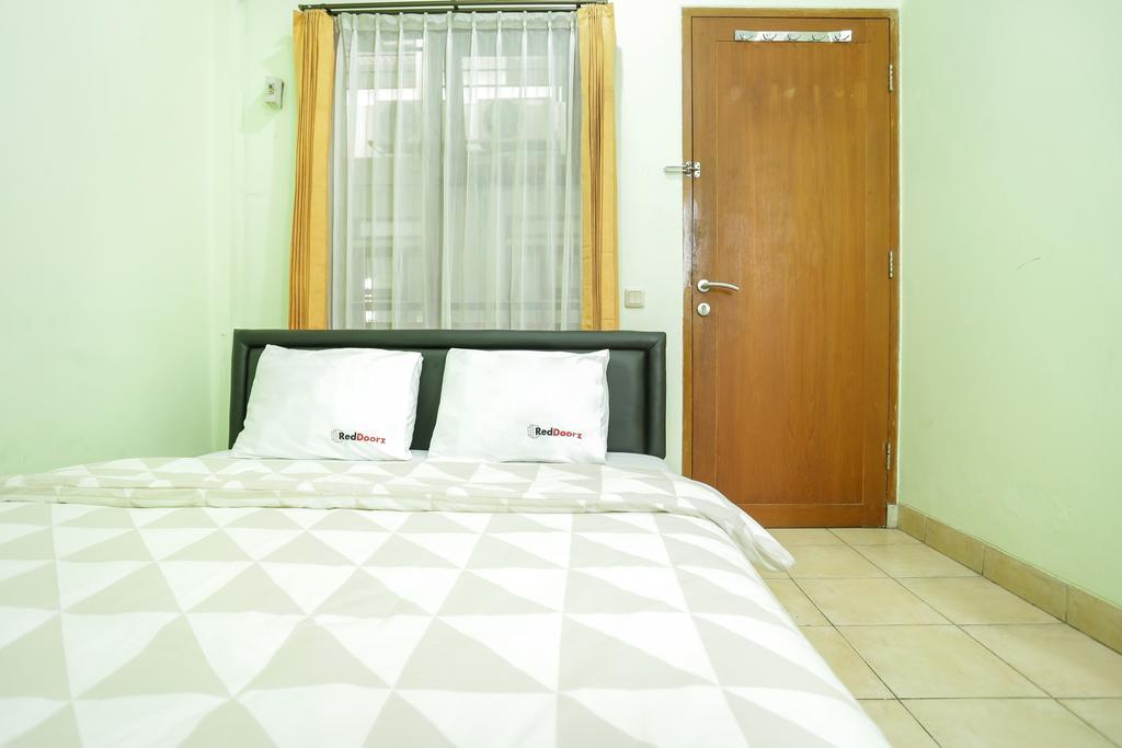 Hotel Reddoorz Near Sukajadi Bandung Zewnętrze zdjęcie